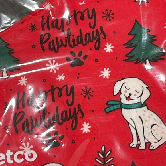 Happy Pawlidays Dog Print Face Mask. NWT. *Benefits Animal Rescue* - Picture 3 of 5